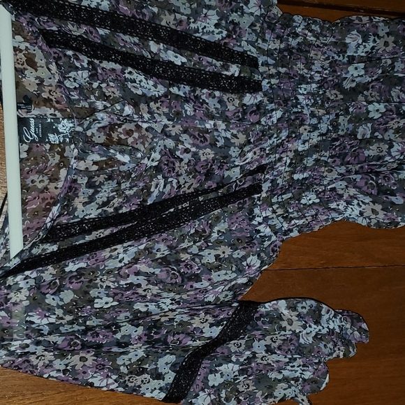 blouse - Picture 2 of 3